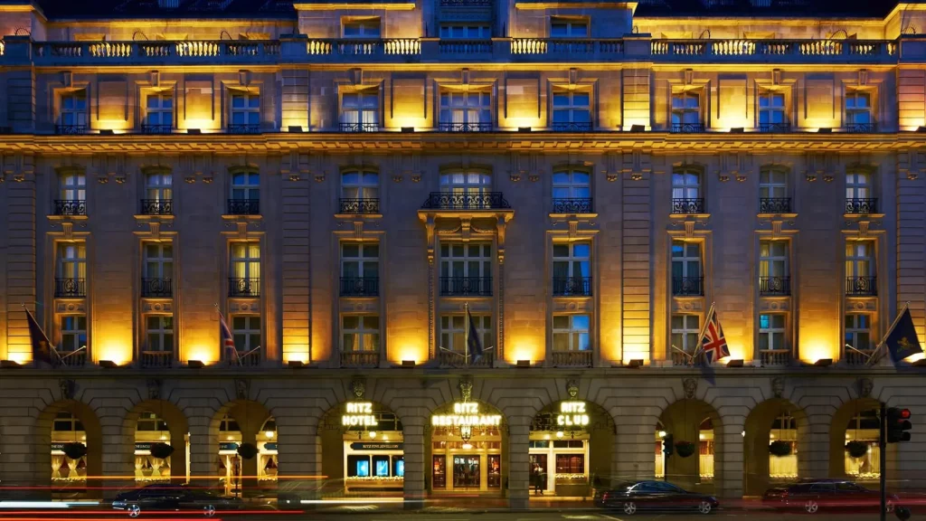 Klassinen Lontoo modernissa tulkinnassa: Ritz Club London -kasinohotellikokemus